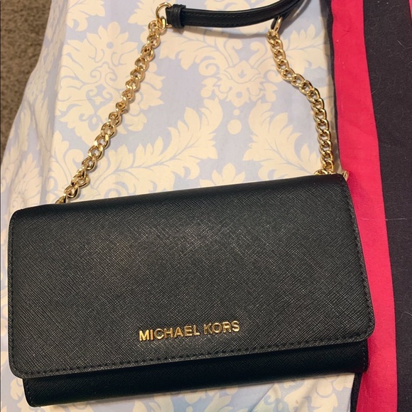 Michael Kors Handbags - SOLD - MK Jet Set chain crossbody